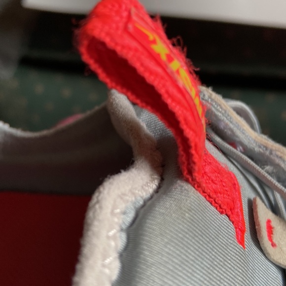 Nike sneakers 4Y ready to run and jump - Picture 6 of 7